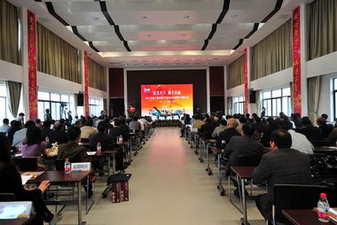 2012年徐工集團(tuán)養(yǎng)護(hù)產(chǎn)品技術(shù)交流暨產(chǎn)品展示會(huì)隆重召開